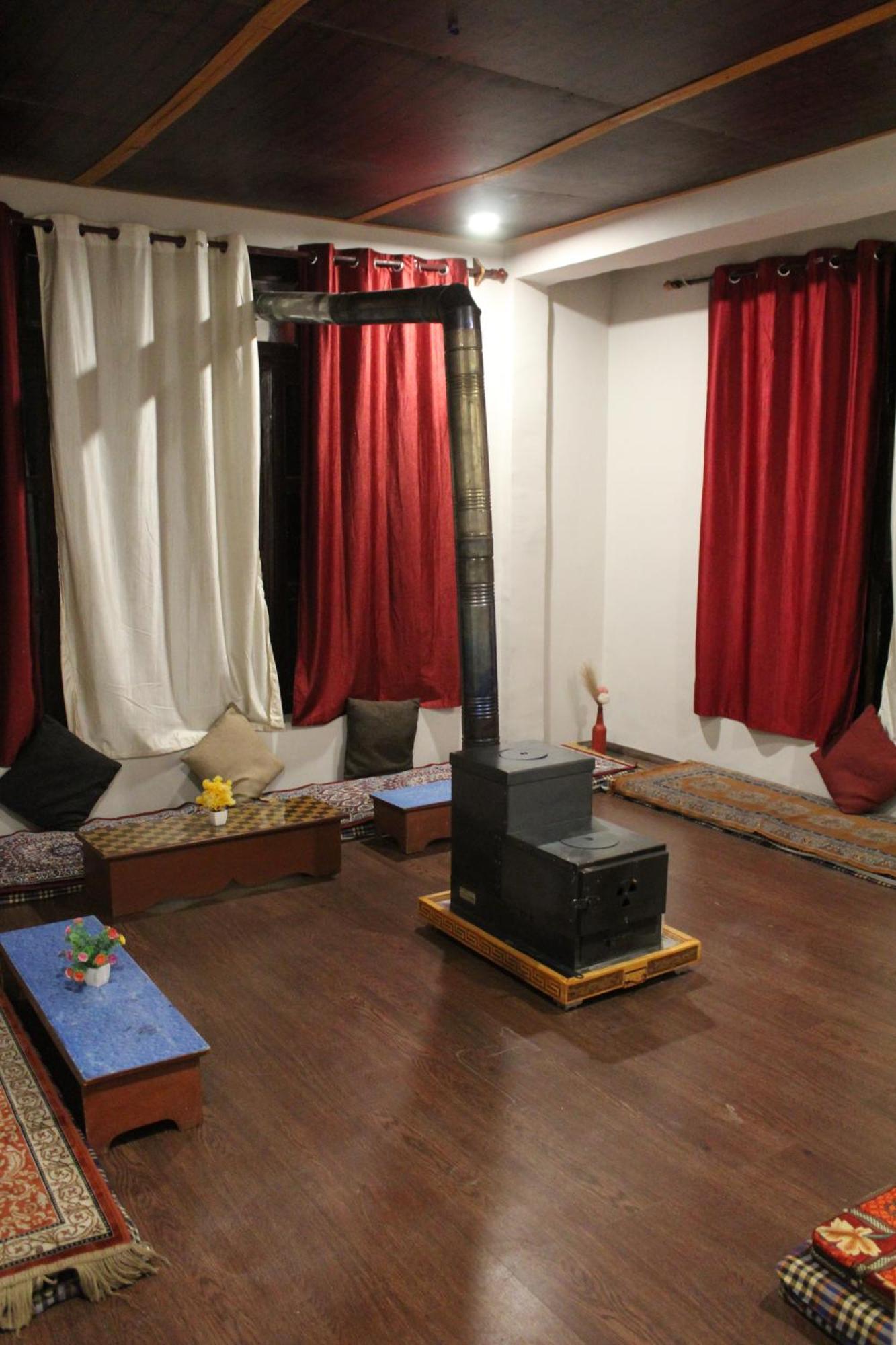 Kyelang Times Hostel ภายนอก รูปภาพ
